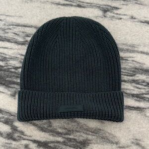 Athleta Cozy Hour beanie in Cypress Green